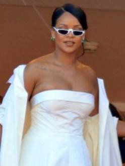 Robyn Rihanna Fenty photo 7
